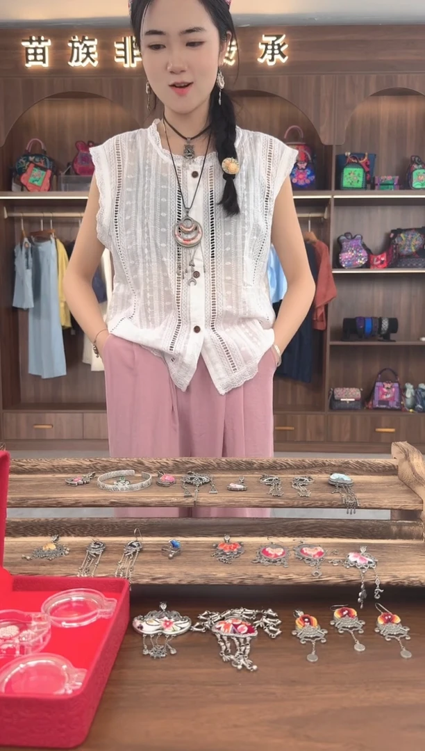 织绣扶光苗绣传承L70