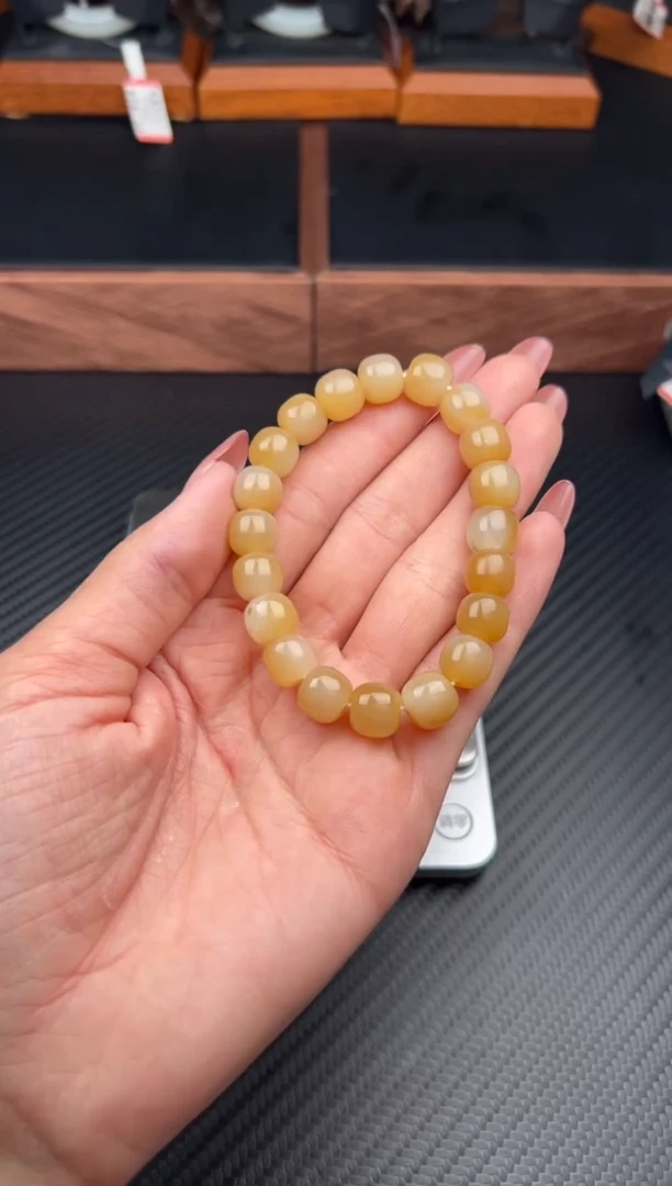 手串未镶嵌和田玉且末金山微色差卡10老型珠MP