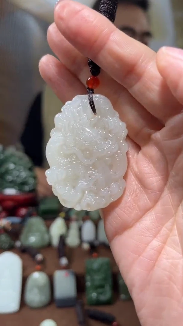 颈饰未镶嵌和田玉·