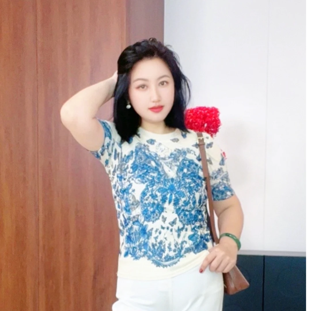 【老板娘严选】蝴蝶印花时尚显瘦冰凉丝滑养肤网纱上衣88019