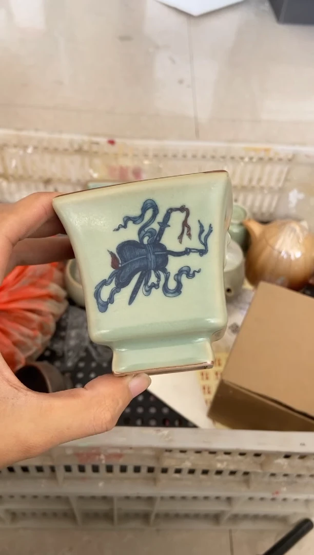 无运费险有瑕疵的摄影的产品有使用过的痕迹有点脏介意勿拍
