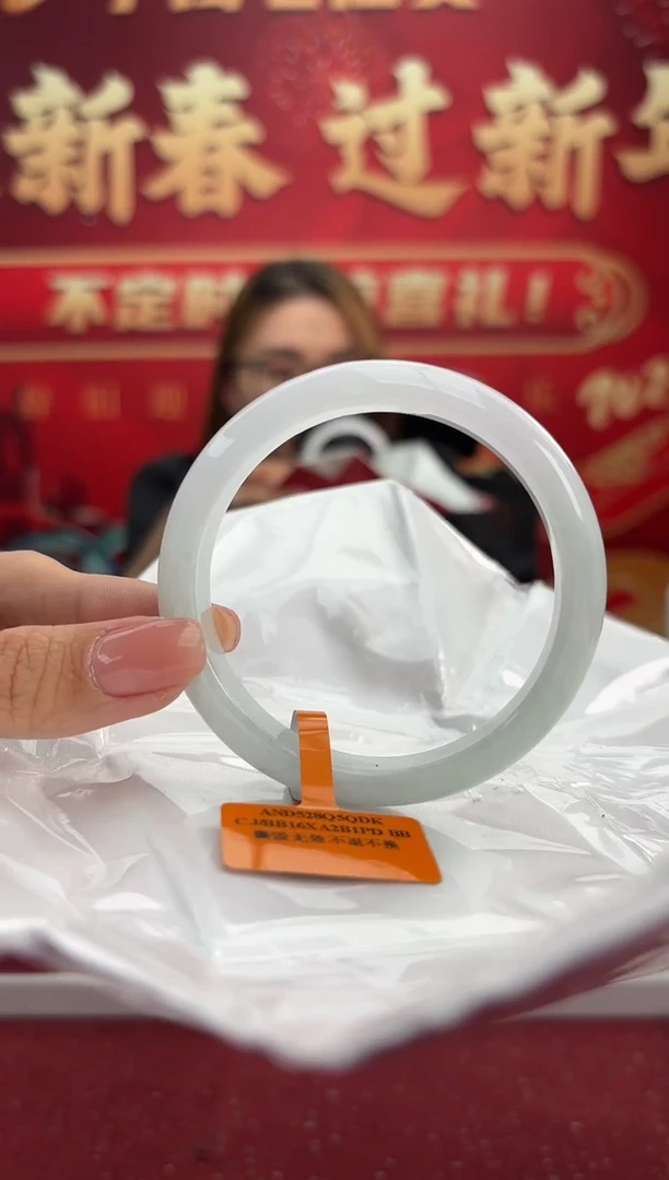 【闪购商品】翡翠手镯未镶嵌22手镯