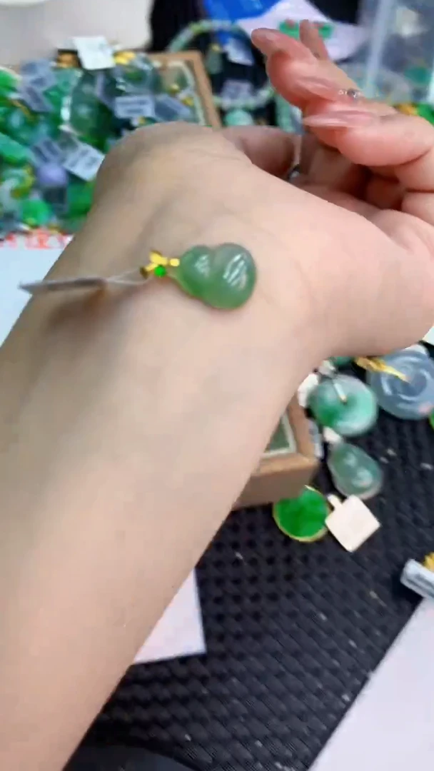 翡翠18K金镶嵌吊坠(不含链)1