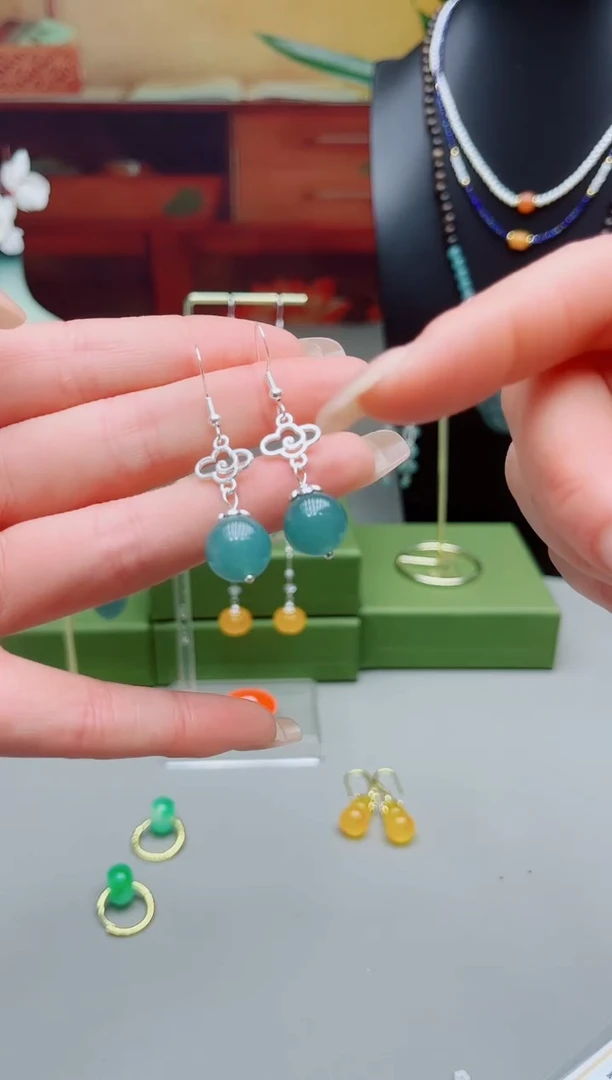 未镶嵌石英质玉（天山翠）耳饰431000