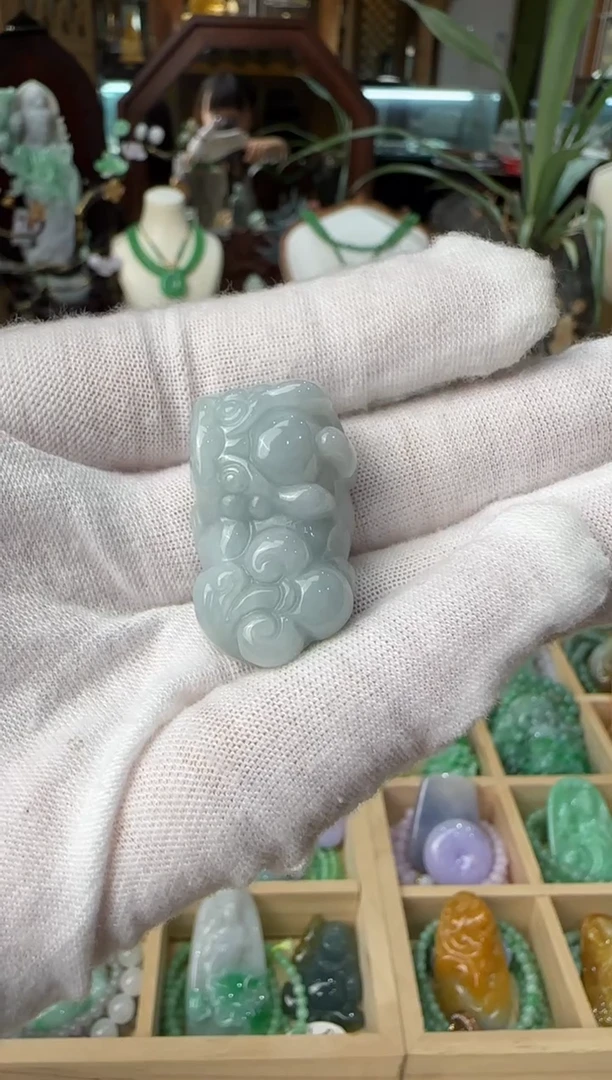 颈饰未镶嵌翡翠吊坠