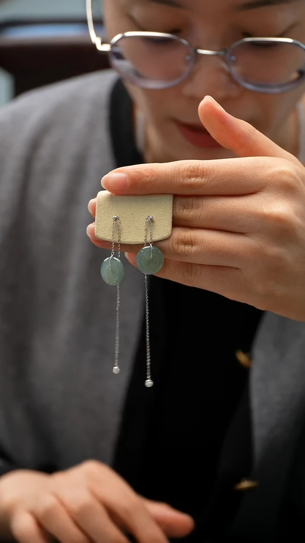 18K金镶嵌翡翠耳饰耳饰