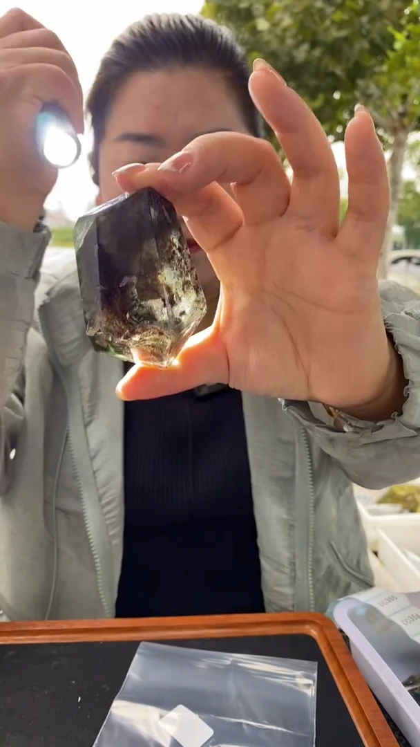 未镶嵌珠宝半成品水晶幽灵随形D351