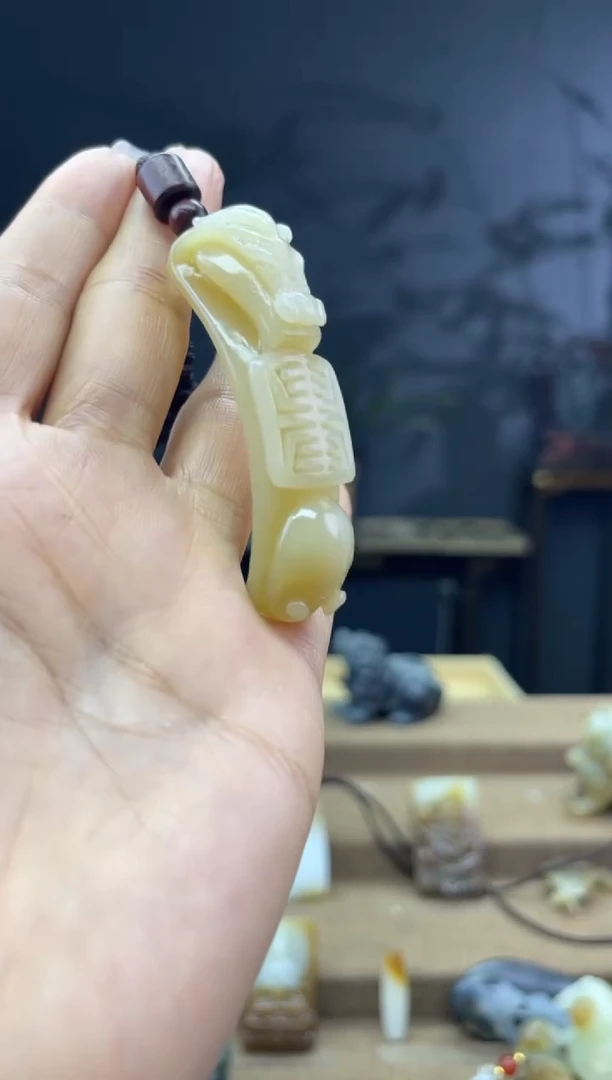 颈饰未镶嵌和田玉1