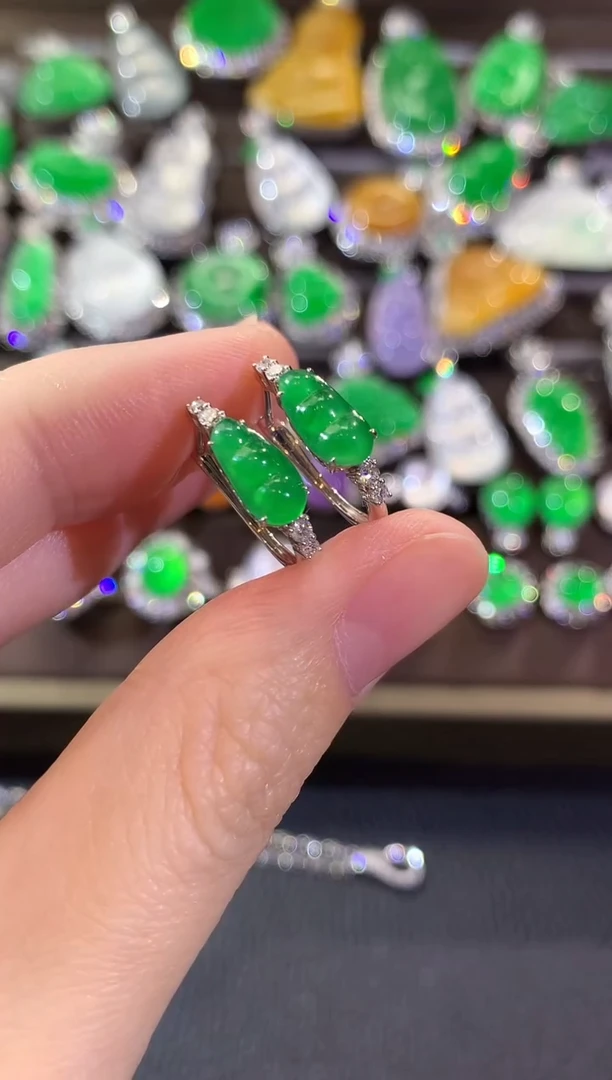 18K金镶嵌翡翠耳饰冬日珠宝Q20