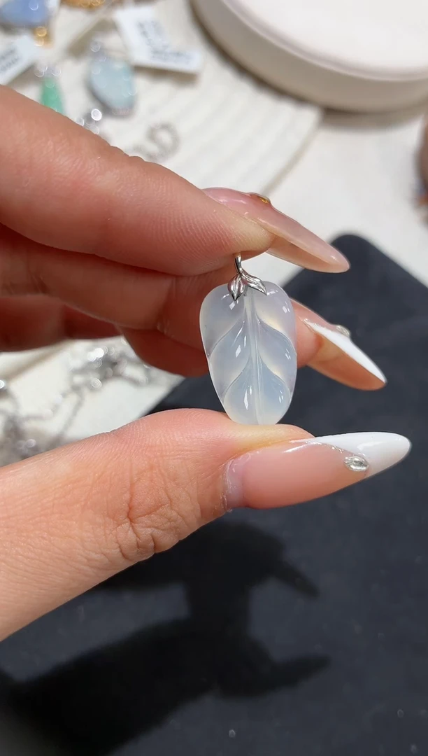 吊坠(不含链)18K金镶嵌翡翠【挽石珠宝】叶子