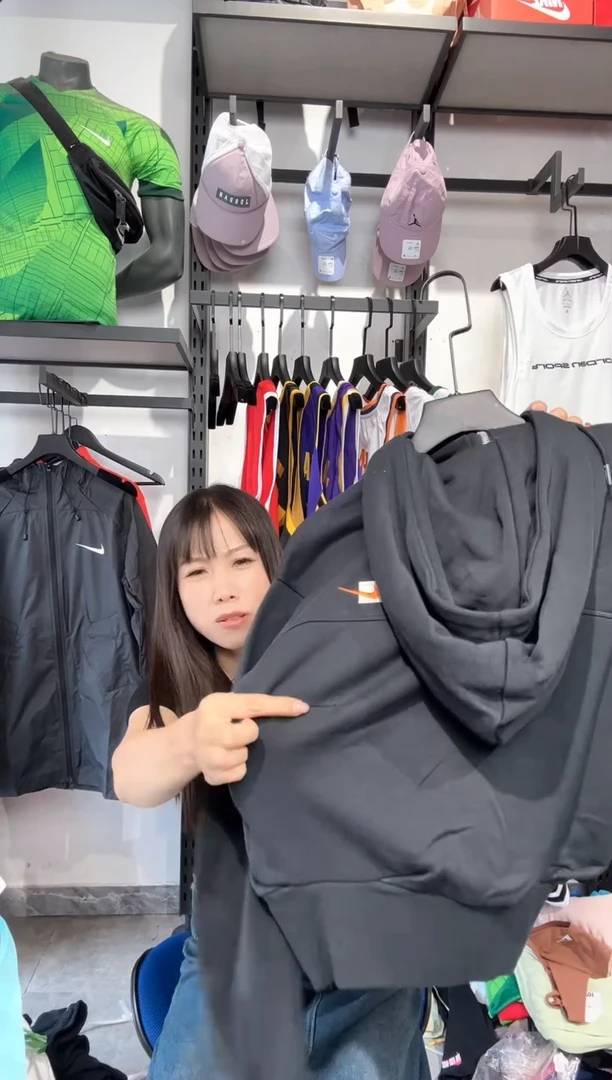 1645编码 瑕疵修复以直播间讲解为准 尺码