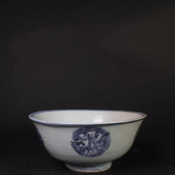 37:明中期青花团花花卉纹碗