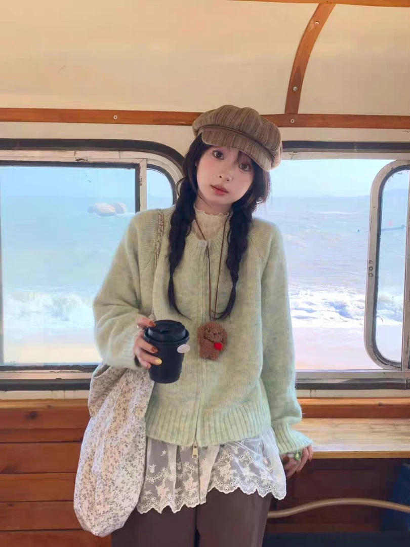 绿色毛衣外套女款2025新款春秋韩系独特超好看慵懒风宽松针织开衫