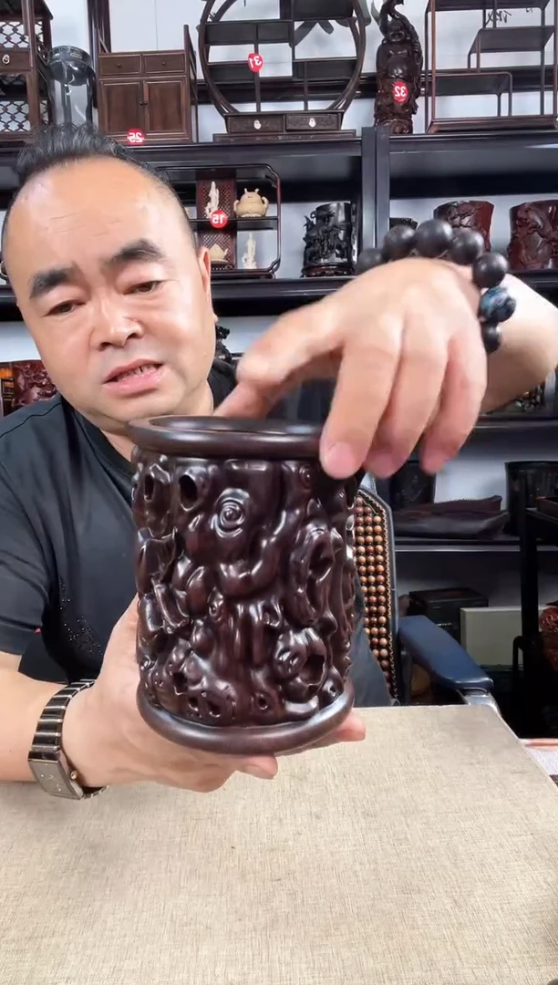 木寿桃笔筒老李红木工艺品