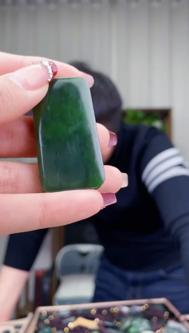 【闪购商品】和田玉挂件未镶嵌拍一发一，多样性发货