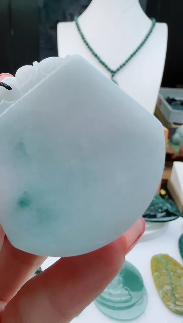 【闪购商品】翡翠颈饰未镶嵌11111111