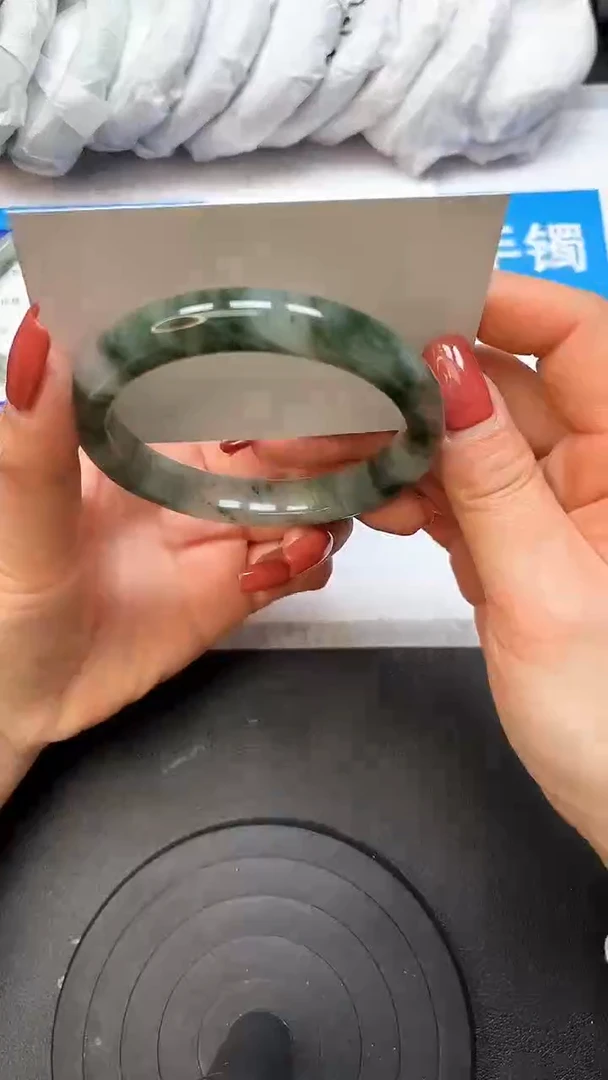 【闪购商品】石英质玉手镯未镶嵌13