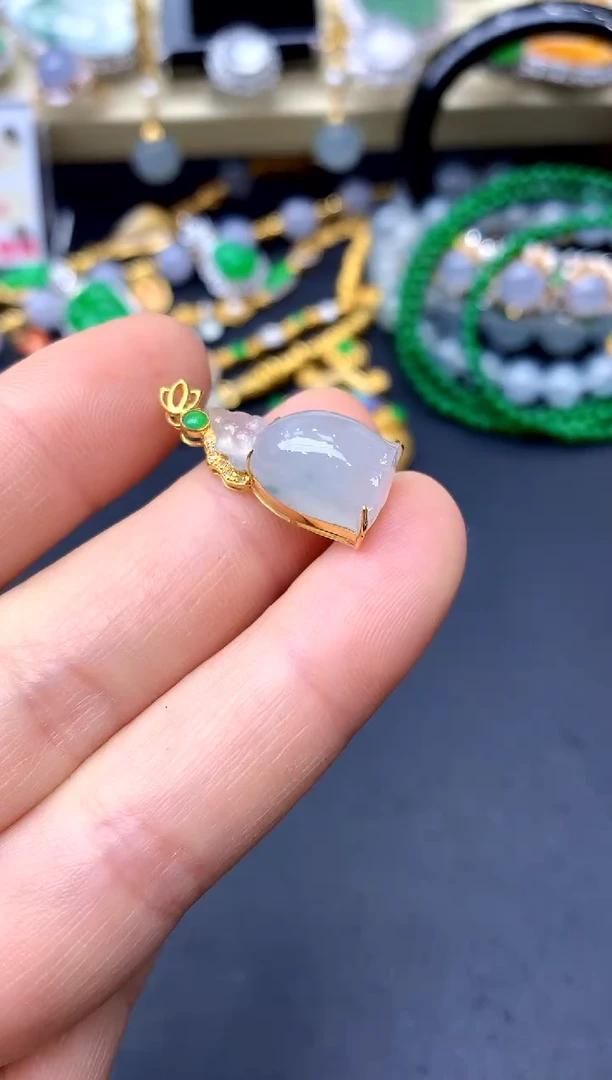 颈饰18K金镶嵌翡翠140 -中国好珍宝