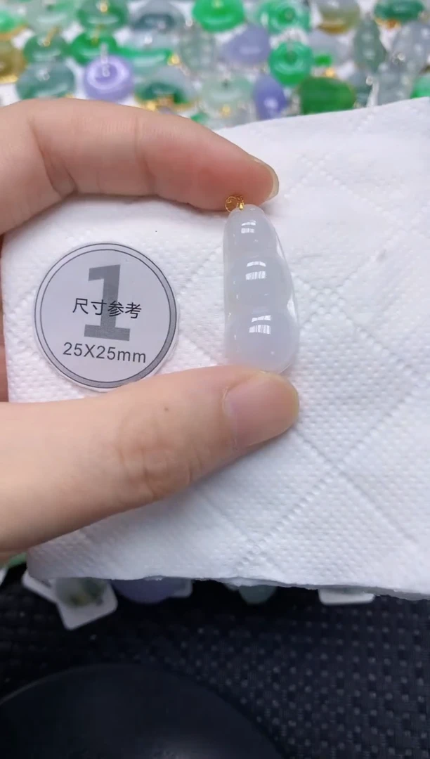 翡翠18K金镶嵌颈饰111111111