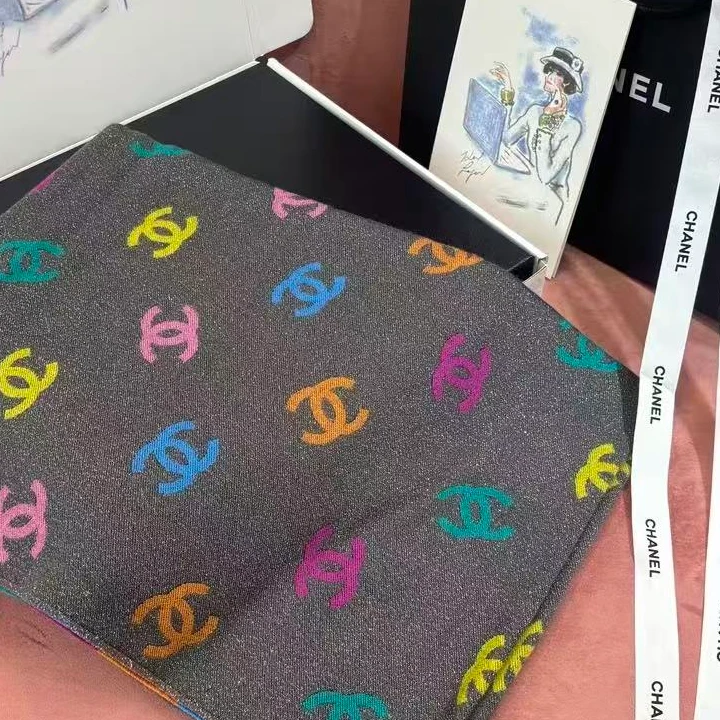 99新 Chanel/香奈儿 24C 多彩双Clogo围巾14307671