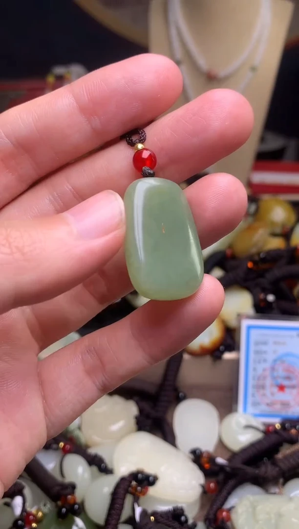 颈饰未镶嵌和田玉新疆料青海料清水和田玉吊坠