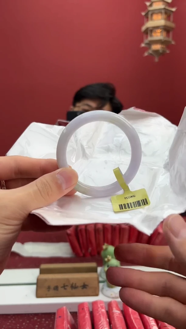 【闪购商品】翡翠手镯未镶嵌6手镯