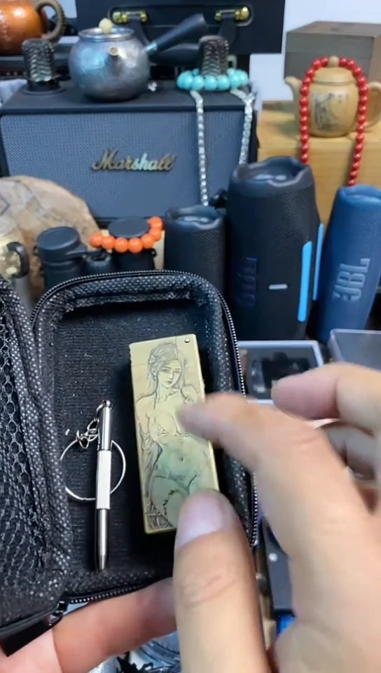 瓷片闪购商品，如图所示