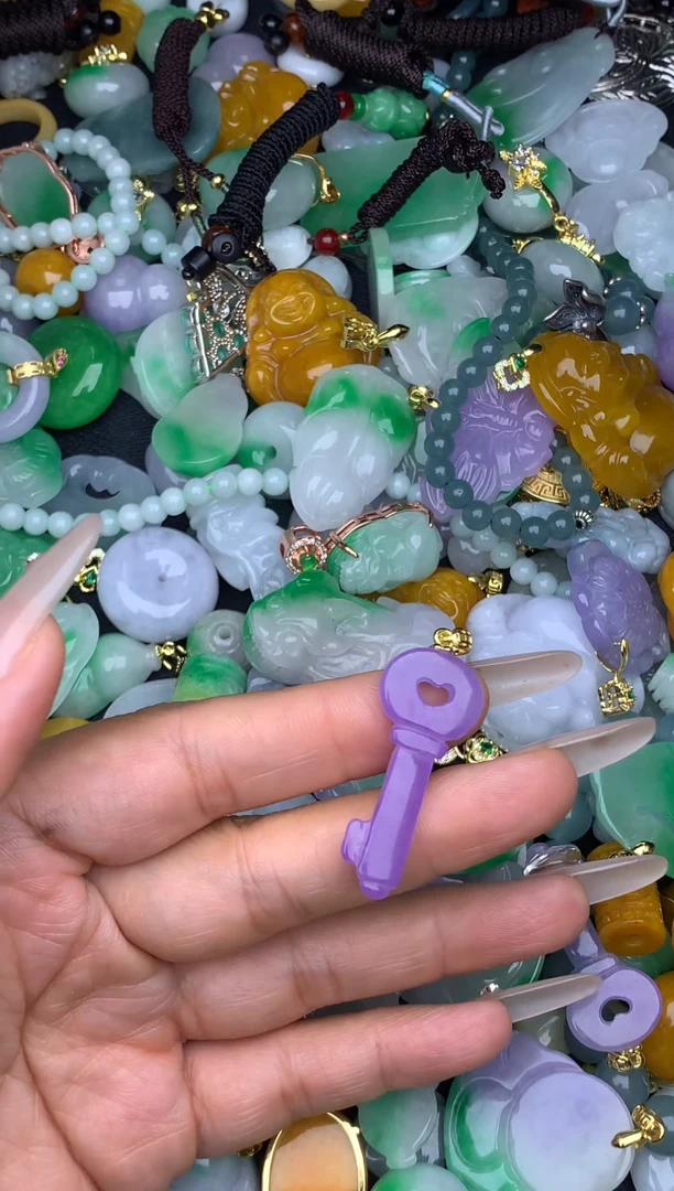 翡翠未镶嵌颈饰天然缅甸翡翠吊坠