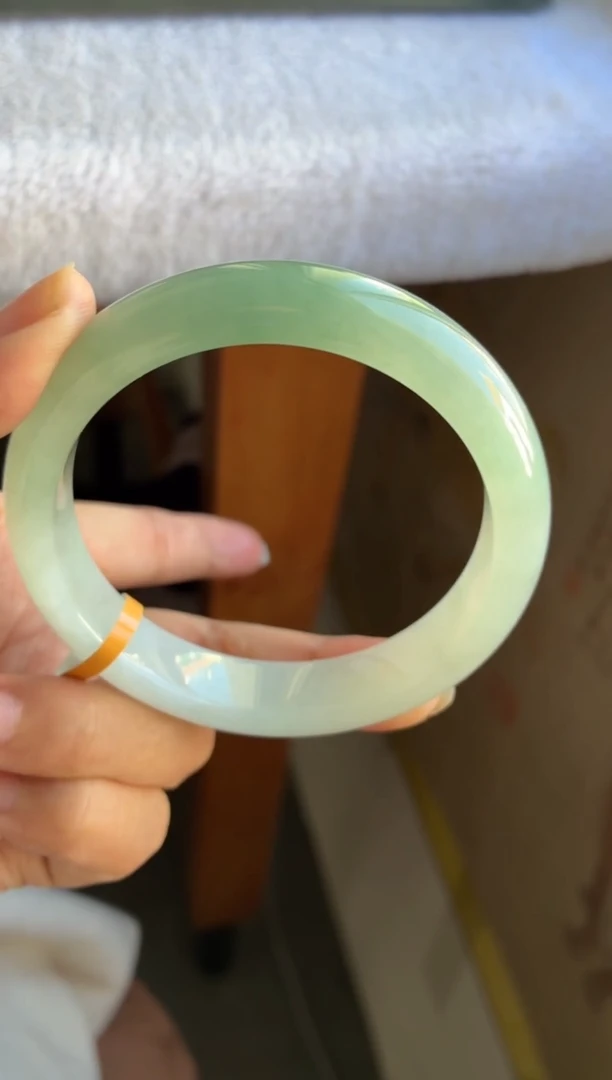 未镶嵌手镯翡翠（一定要买 高货）冰透胶半山水飘色28号