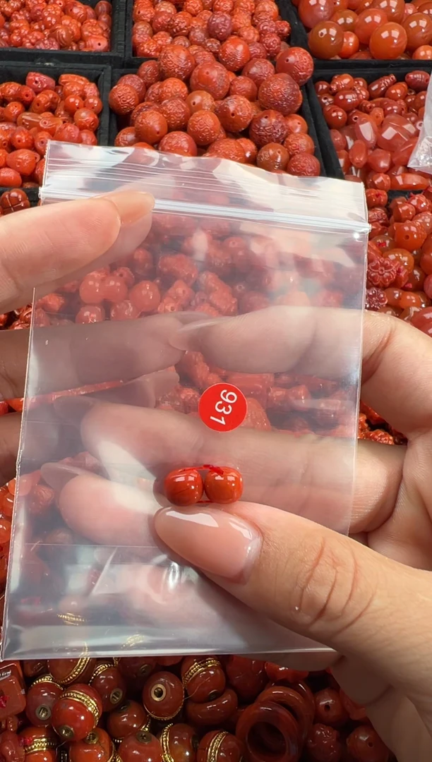 南红玛瑙未镶嵌颈饰1