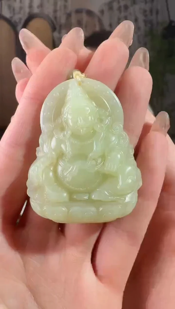 和田玉未镶嵌颈饰财神