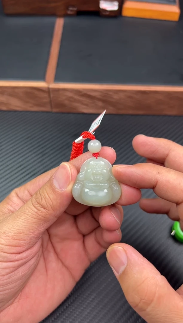 【闪购商品】和田玉吊坠(赠链)未镶嵌且末微色差近矿