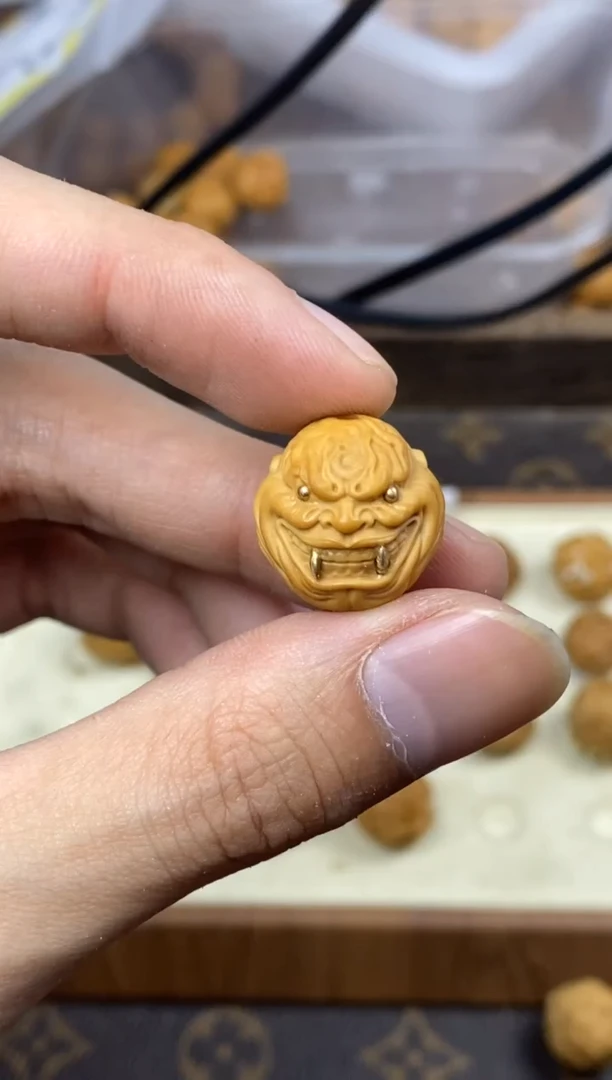 猴头核桃吊坠暗魅 重工