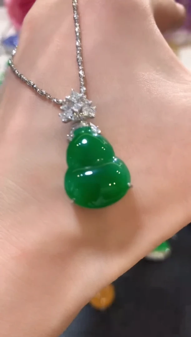 吊坠(不含链)18K金镶嵌翡翠晋*m44