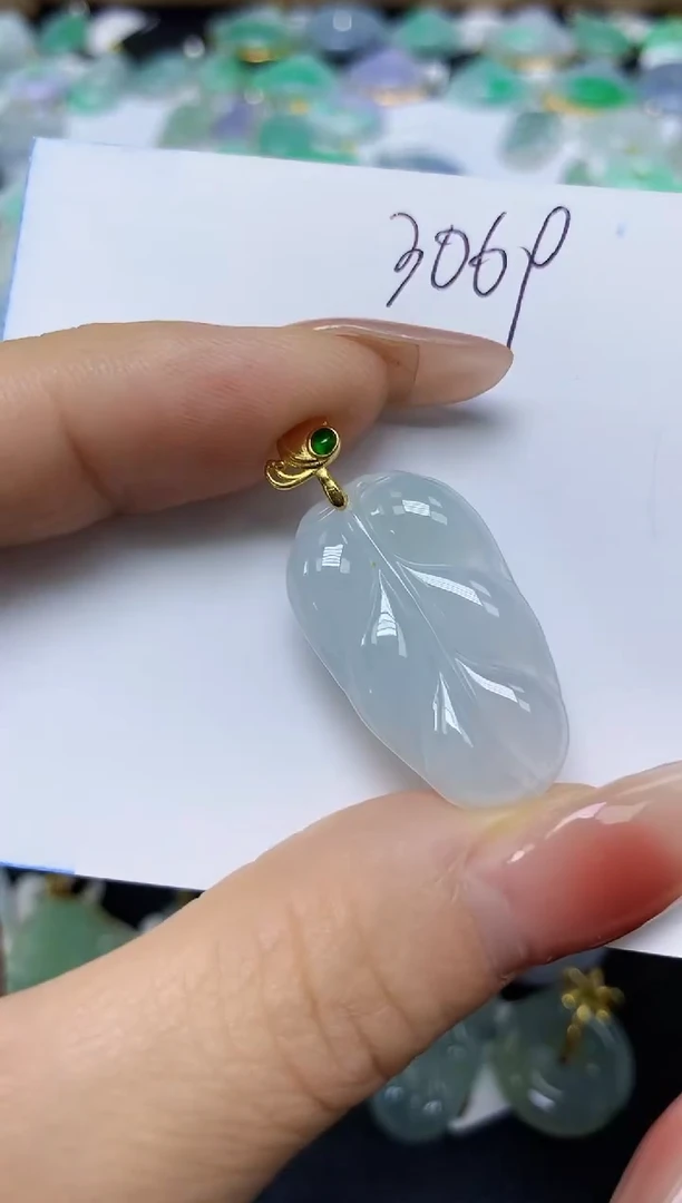翡翠未镶嵌颈饰 天然缅甸翡翠A货