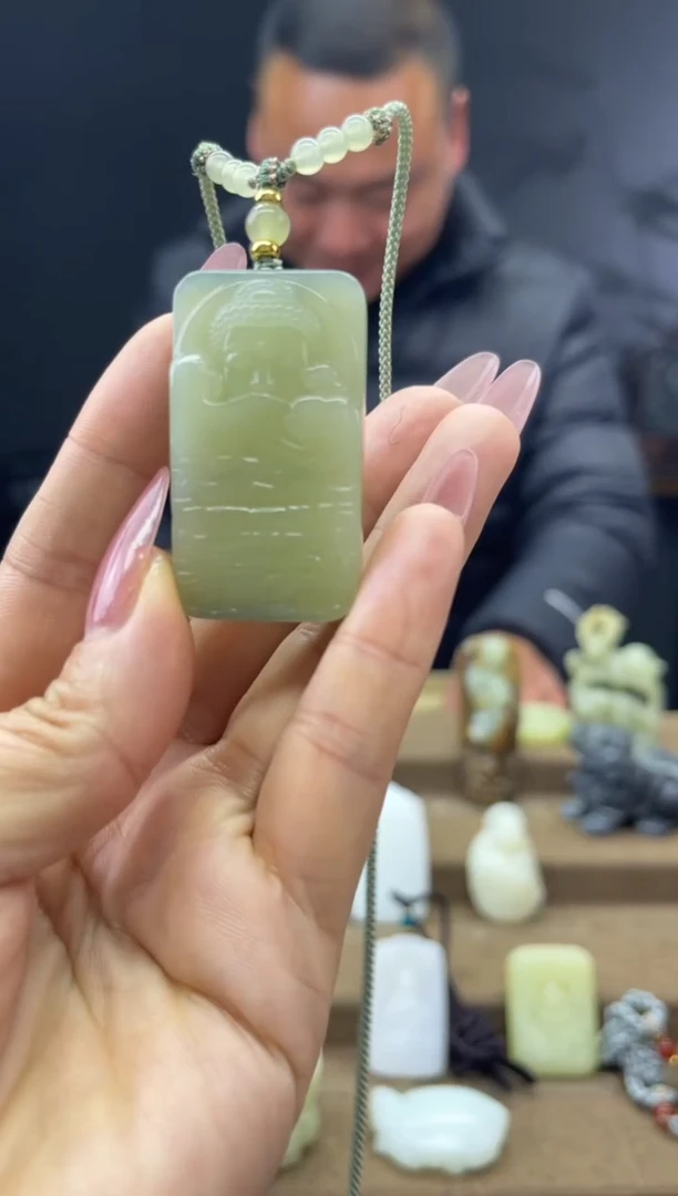 颈饰未镶嵌和田玉1