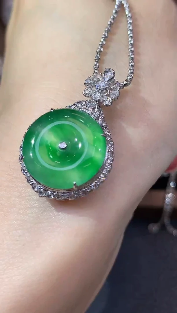 吊坠(不含链)18K金镶嵌翡翠莱****房C7