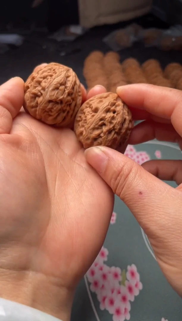 把件文玩核桃w87   红锦鲤   39尺