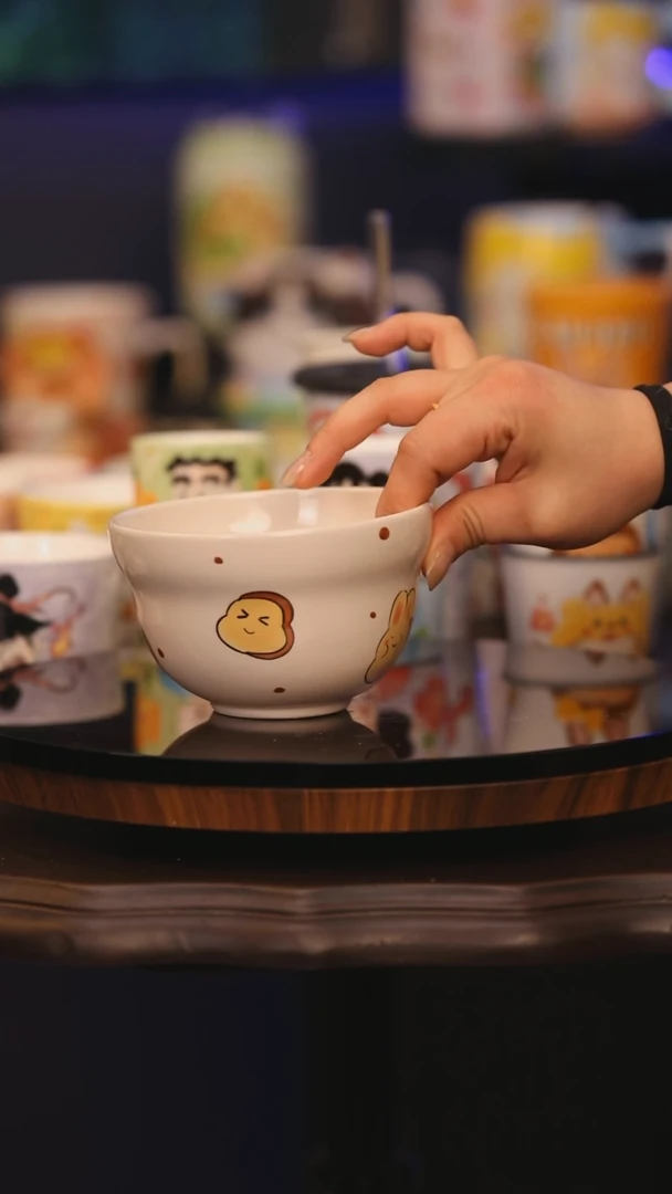 【闪购商品】摆件景德镇釉下彩绘设计师款式陶瓷