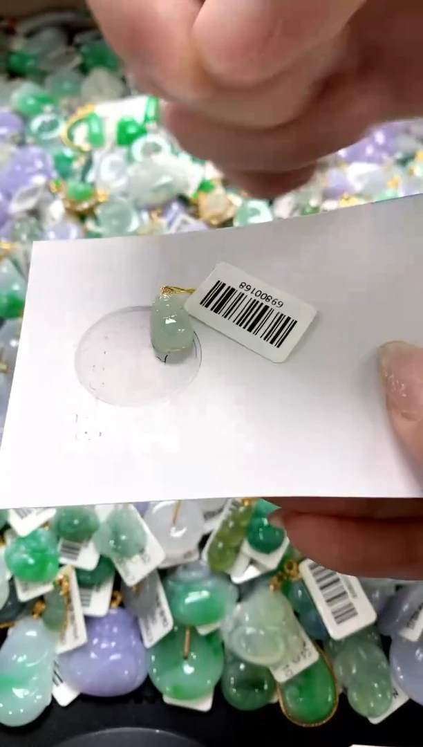 颈饰18K金镶嵌翡翠11111111