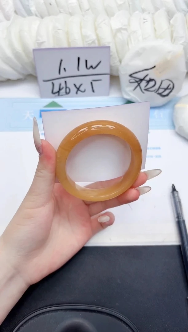 未镶嵌手镯石英质玉107-54