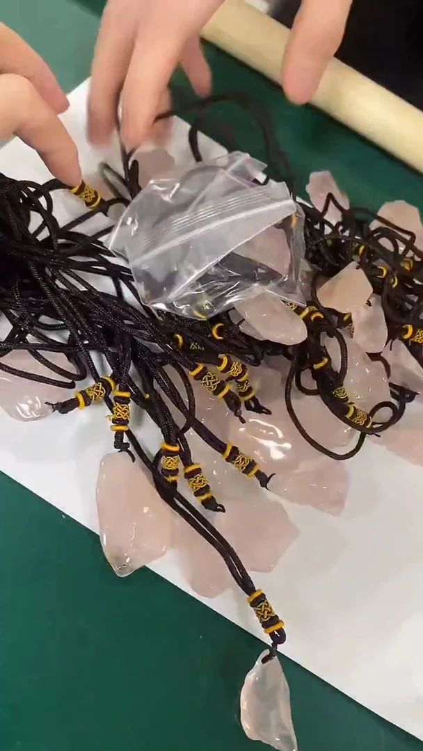 颈饰未镶嵌水晶粉水晶随型吊坠