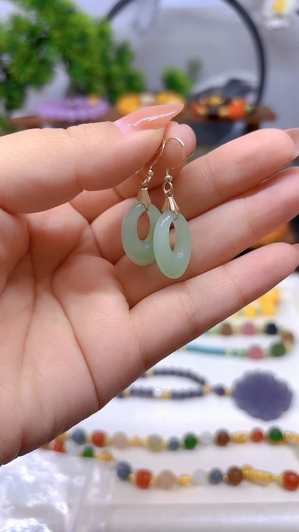 14K金镶嵌和田玉耳饰E867