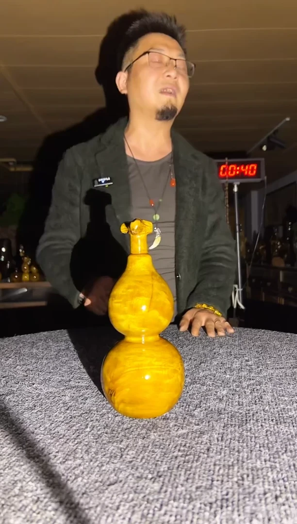 金丝楠木雕款马**川金丝楠木摆件