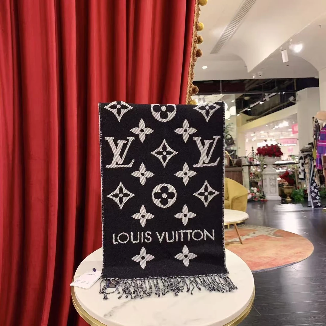 95新 LouisVuitton/路易威登 GGS路易威登黑白羊毛围巾18086814