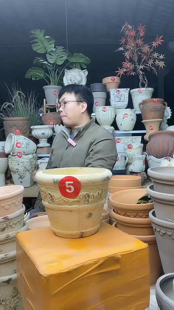 【闪购商品】缸1个18*15作旧花边敞口无托