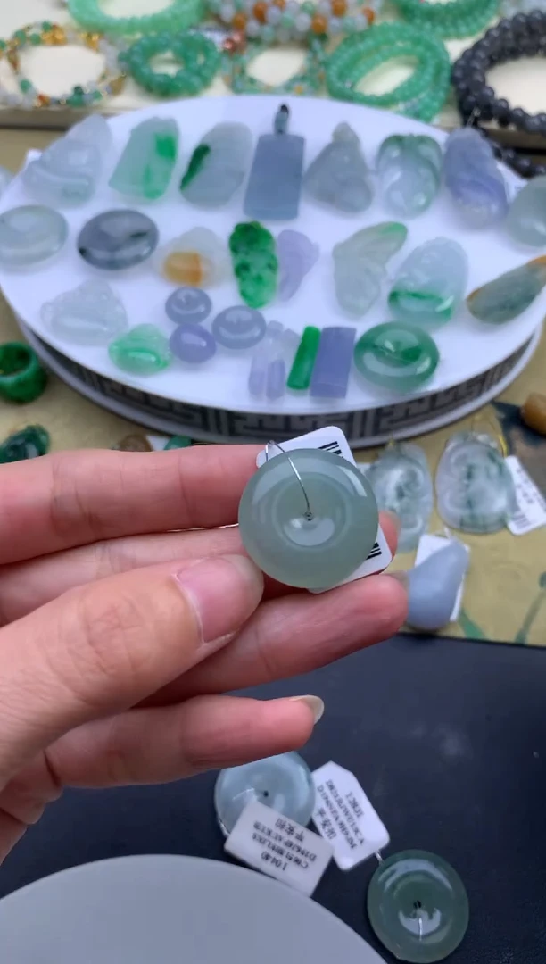 定制翡翠未镶嵌翡翠