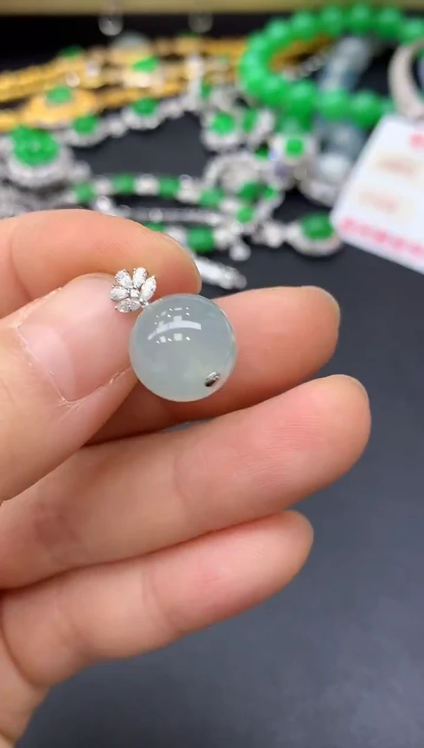 颈饰18K金镶嵌翡翠288-中国好珍宝