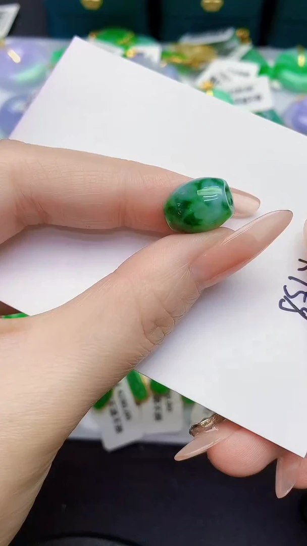 颈饰未镶嵌翡翠缅甸天然翡翠A货