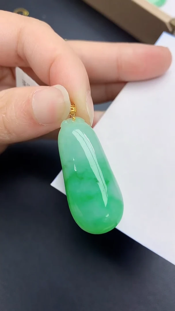 颈饰18K金镶嵌翡翠天然缅甸A货百元以上9元证书费自理